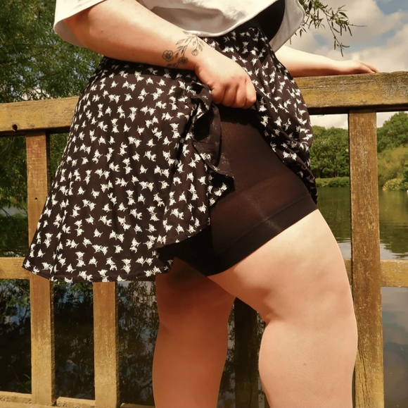 Snag Tights Black size G 26-34 Stay Cool Chub Rub Shorties NIP - Picture 2 of 8